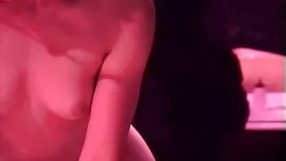 Busty hottie Arsch, während lecken Fotze lesbo reife muschi porn threeway